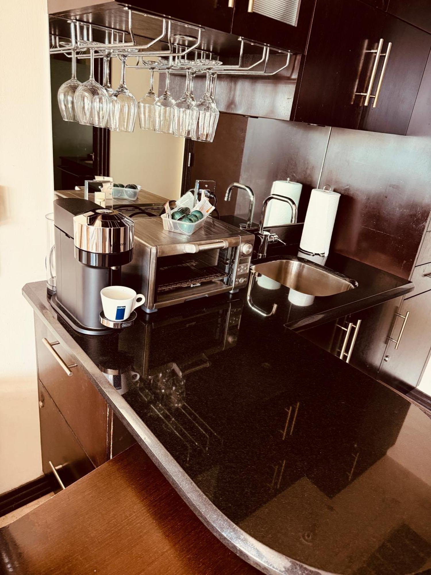Apartment At De Soleil Hotel On Ocean Drive Маями Бийч Екстериор снимка