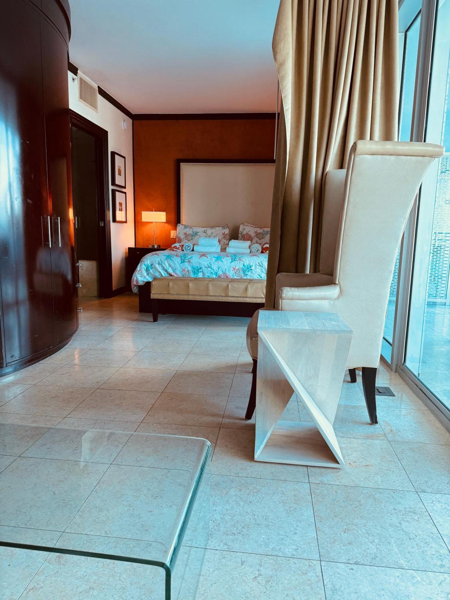 Apartment At De Soleil Hotel On Ocean Drive Маями Бийч Екстериор снимка
